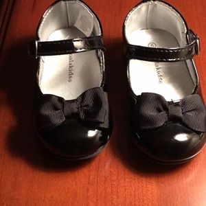 Koala kids size 5 black dress shoes